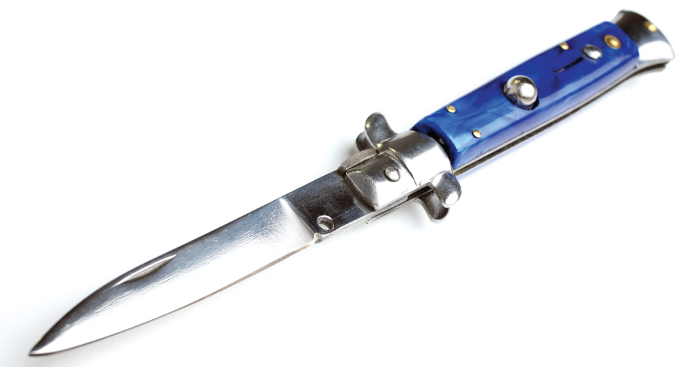 This illegal switchblade was a 'bestseller' on .ca until it was  reported to the company